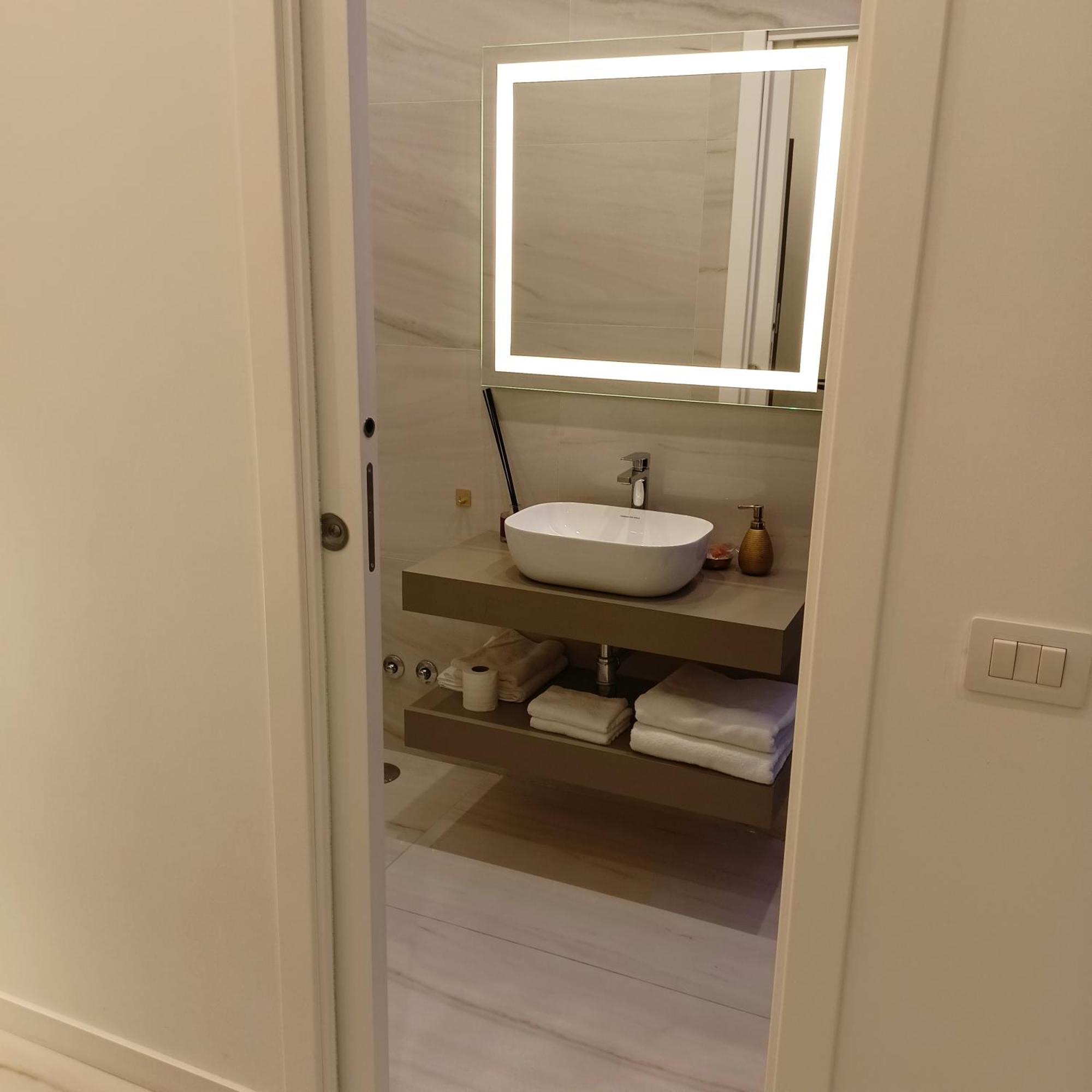 La Lepre Bovio Hotel Наполи Екстериор снимка