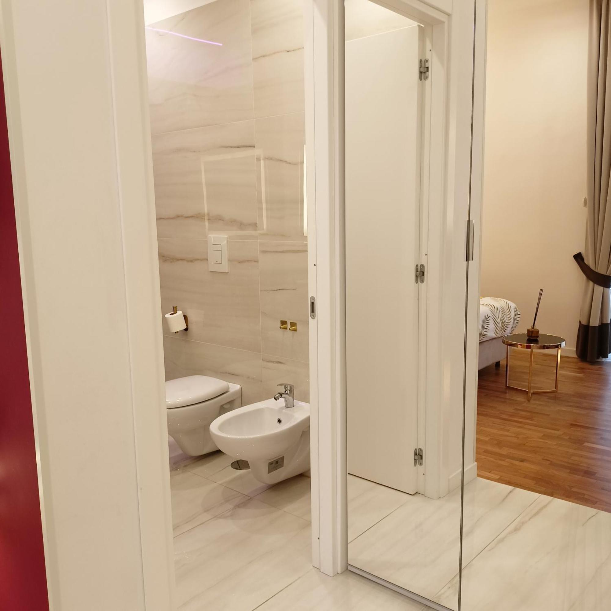 La Lepre Bovio Hotel Наполи Екстериор снимка