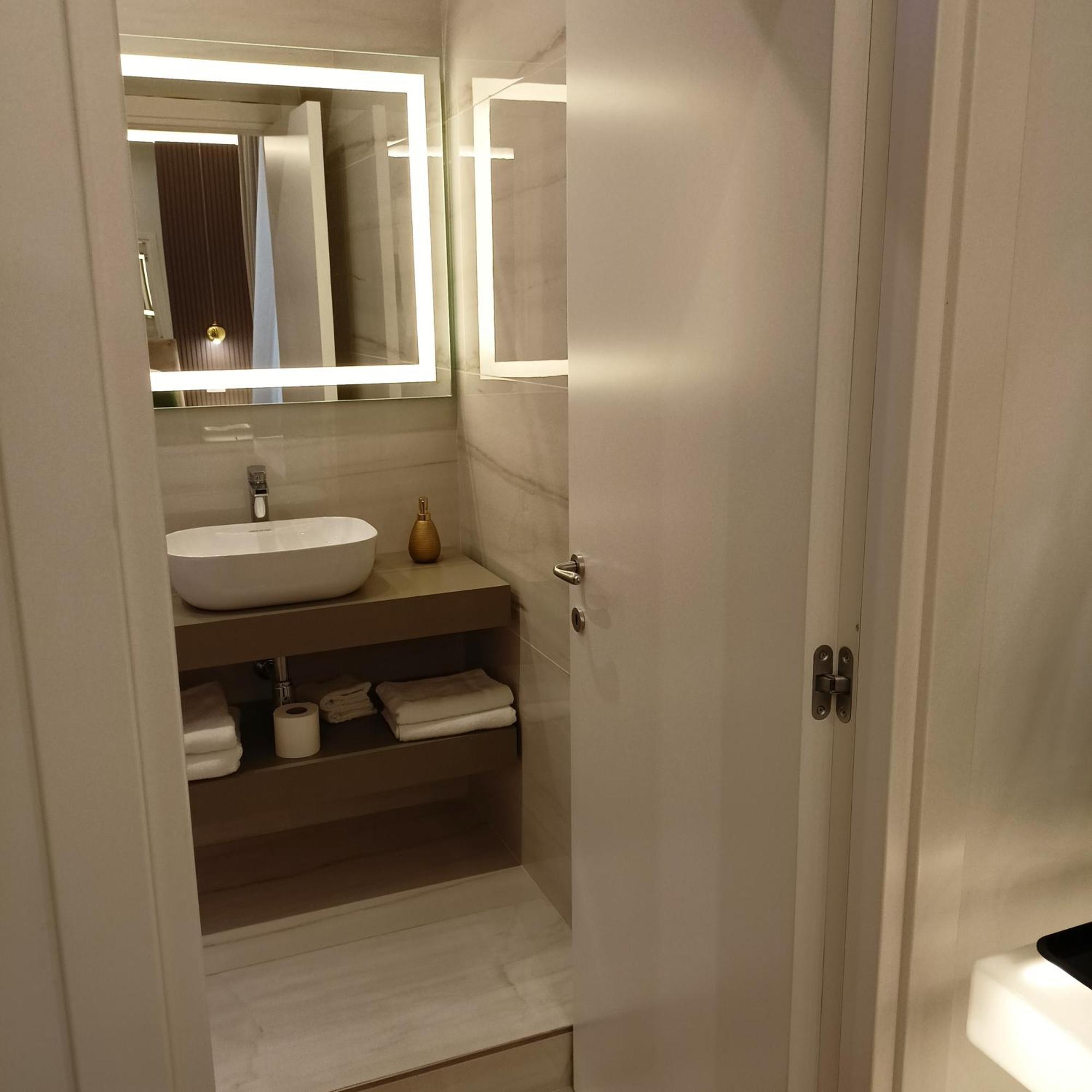 La Lepre Bovio Hotel Наполи Екстериор снимка