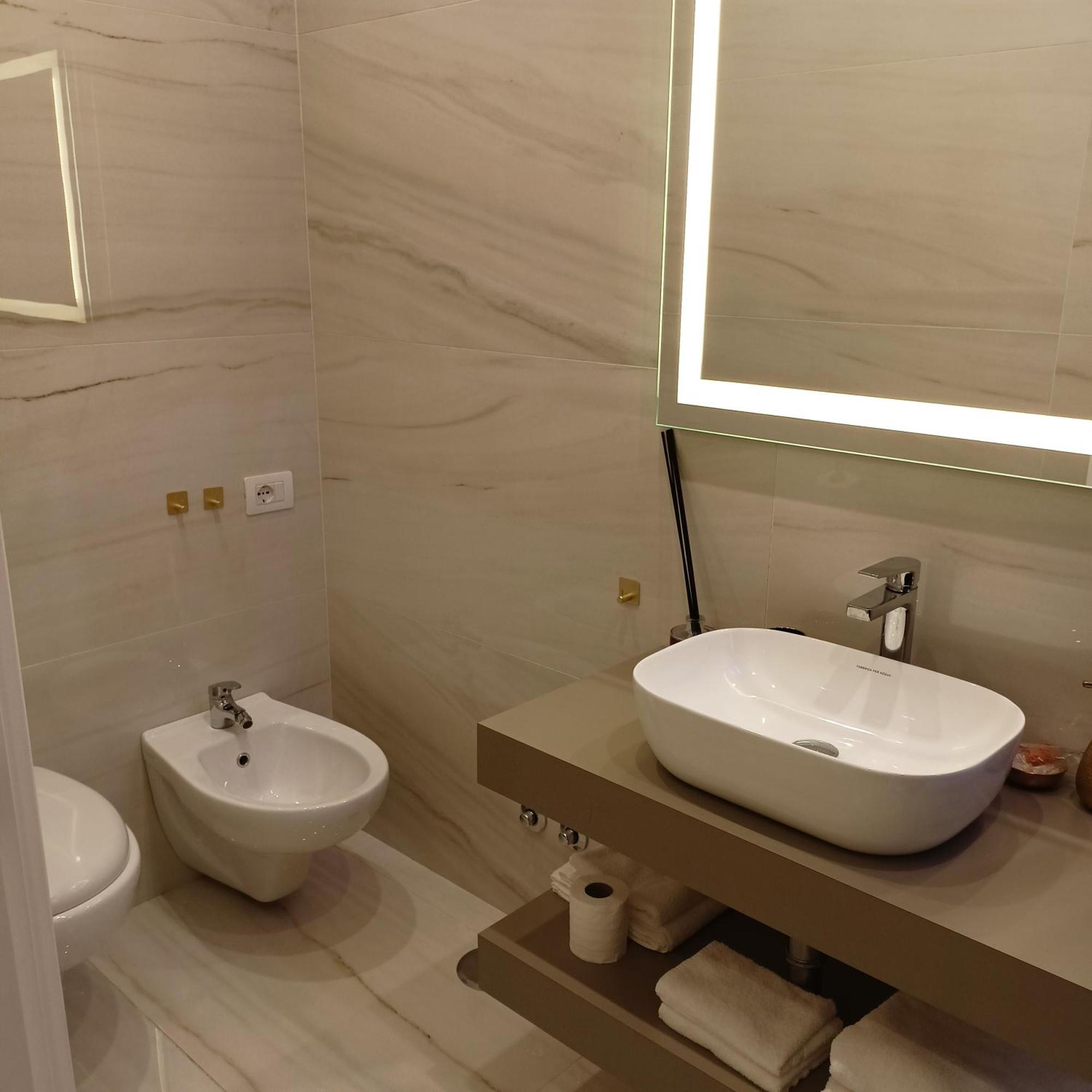 La Lepre Bovio Hotel Наполи Екстериор снимка