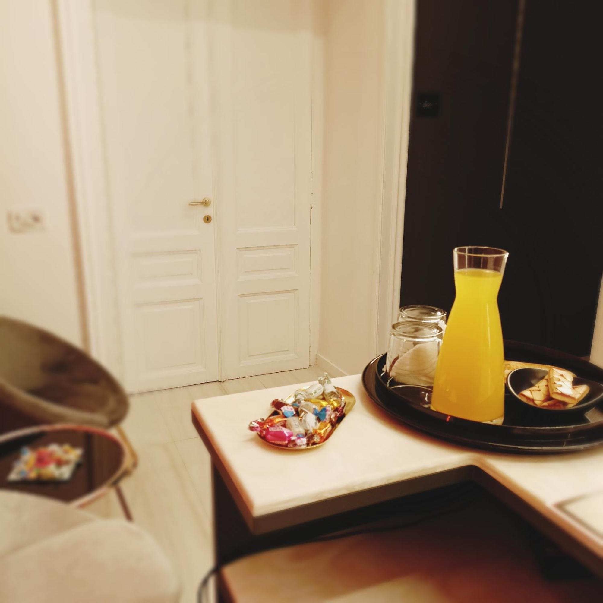 La Lepre Bovio Hotel Наполи Екстериор снимка