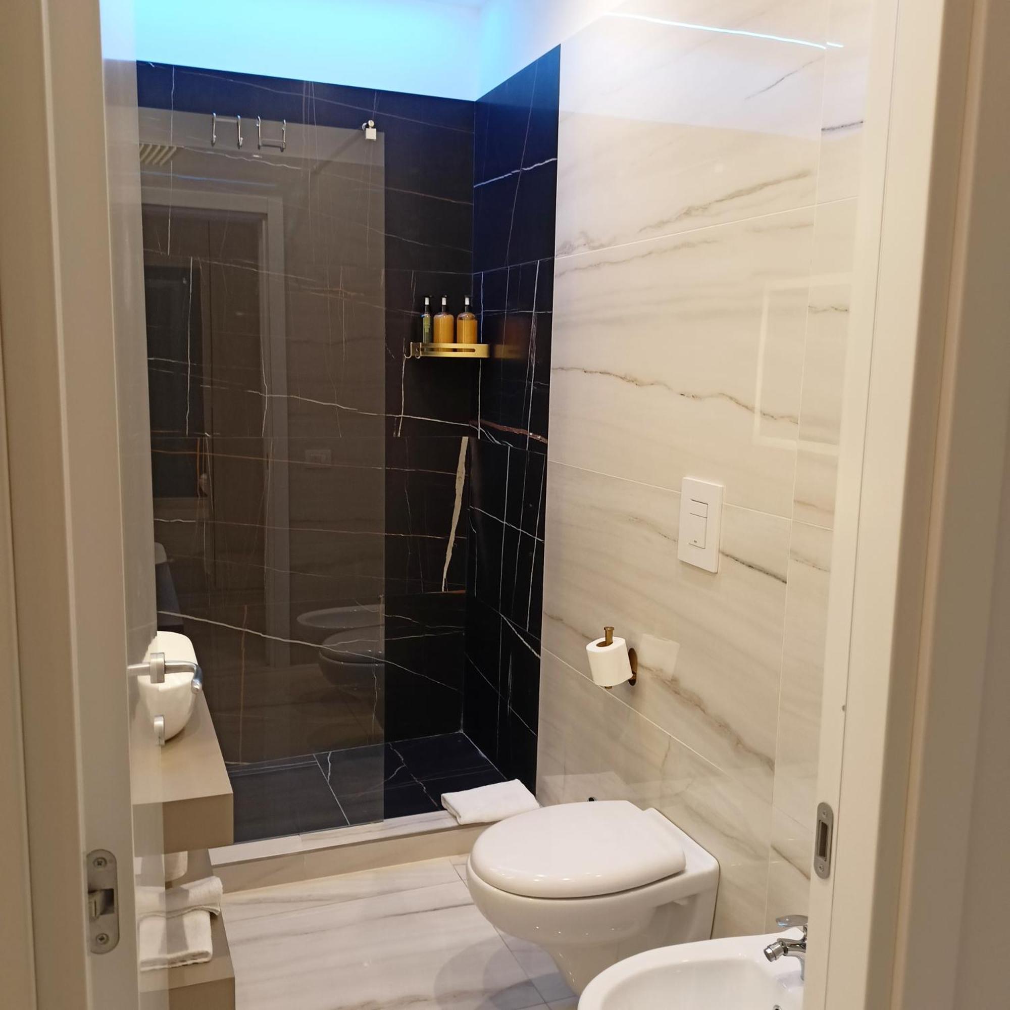 La Lepre Bovio Hotel Наполи Екстериор снимка