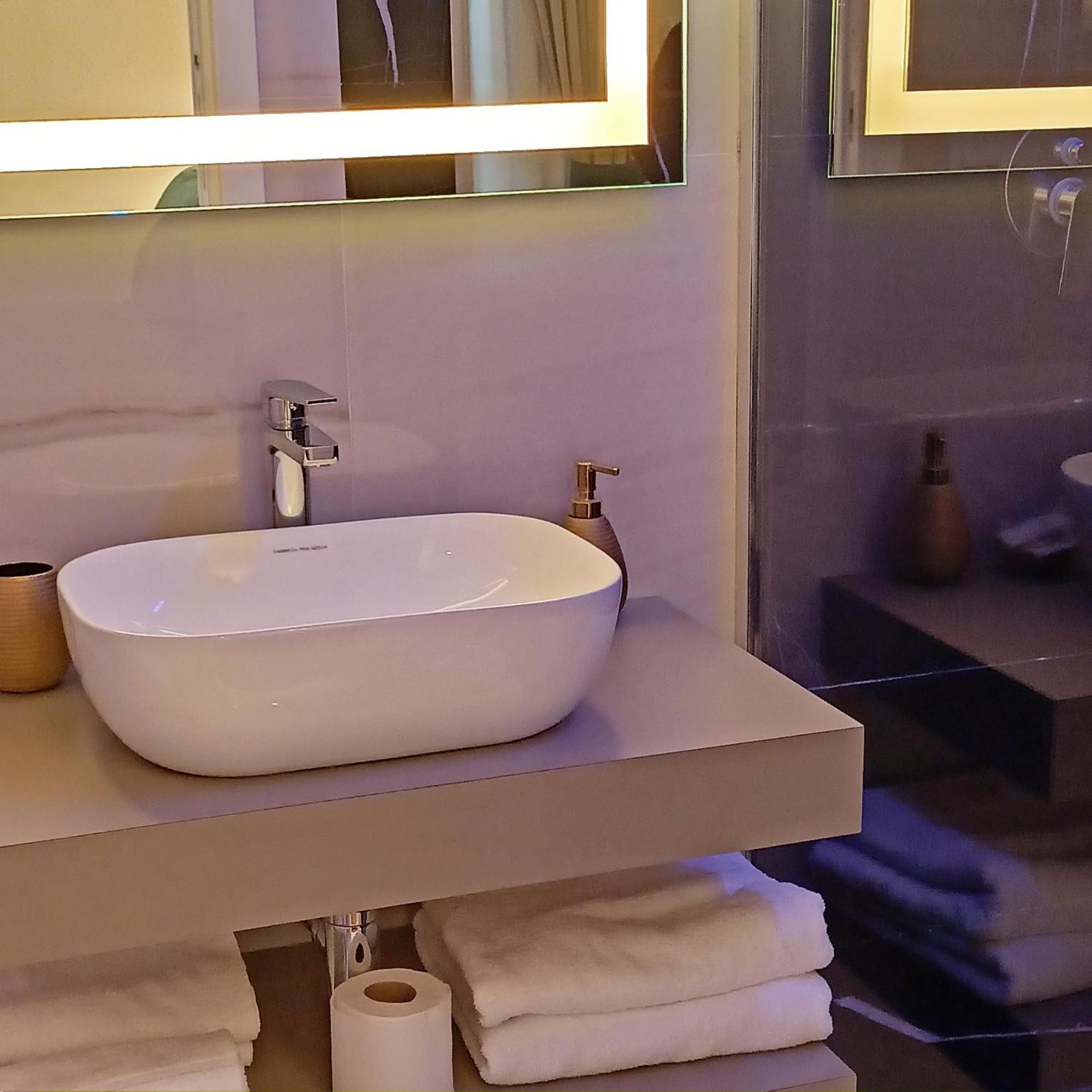 La Lepre Bovio Hotel Наполи Екстериор снимка