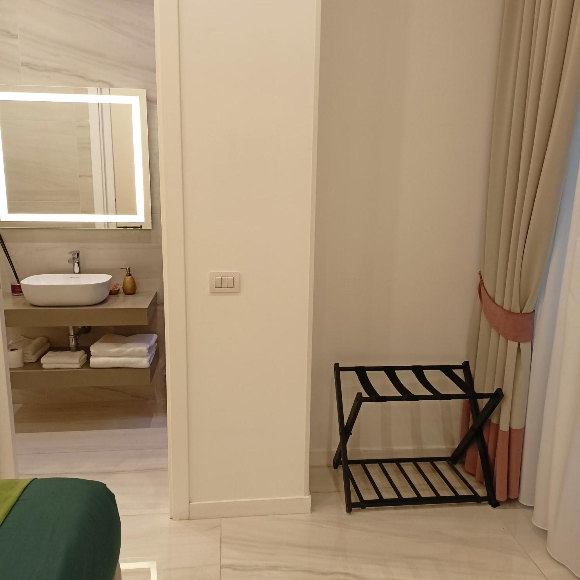 La Lepre Bovio Hotel Наполи Екстериор снимка