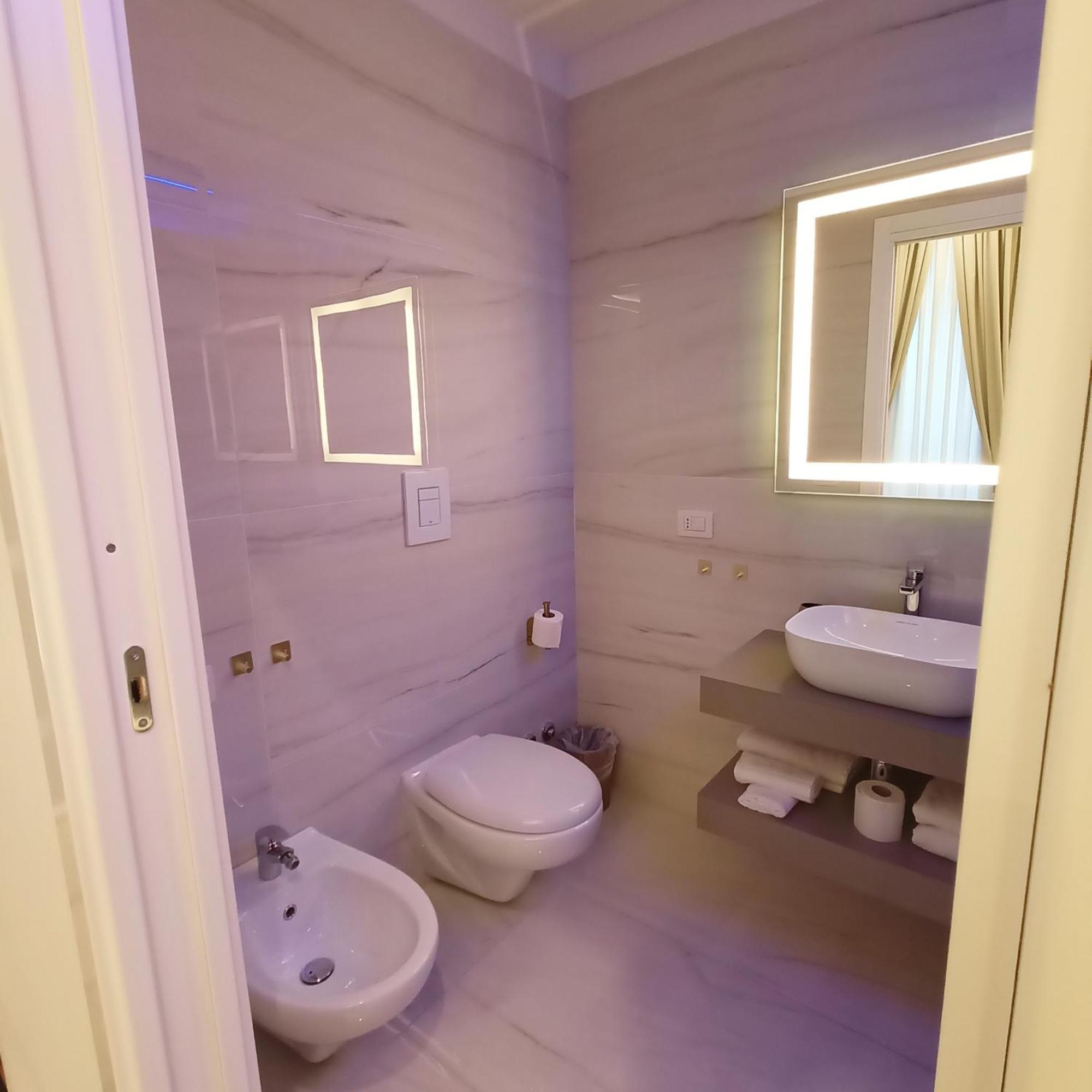 La Lepre Bovio Hotel Наполи Екстериор снимка