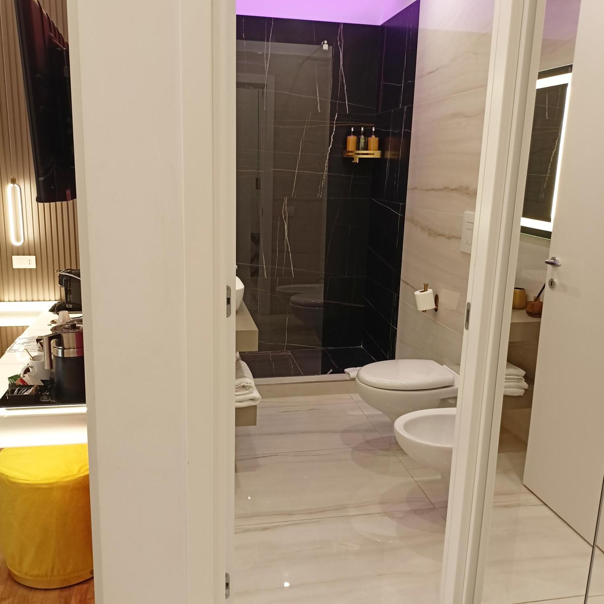 La Lepre Bovio Hotel Наполи Екстериор снимка
